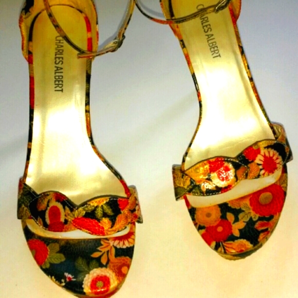 Charles Albert Floral Snake Print Sandals Size 8M - Picture 2 of 4